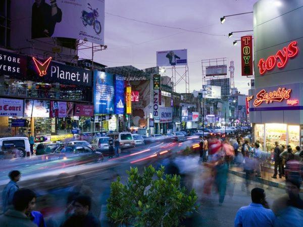 Mg Road One Hotel Bangalore Exterior photo